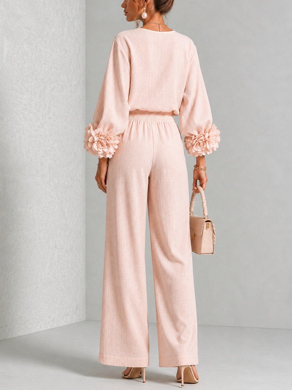Ofelia | Conjunto con puños de flores y pantalón de pierna ancha