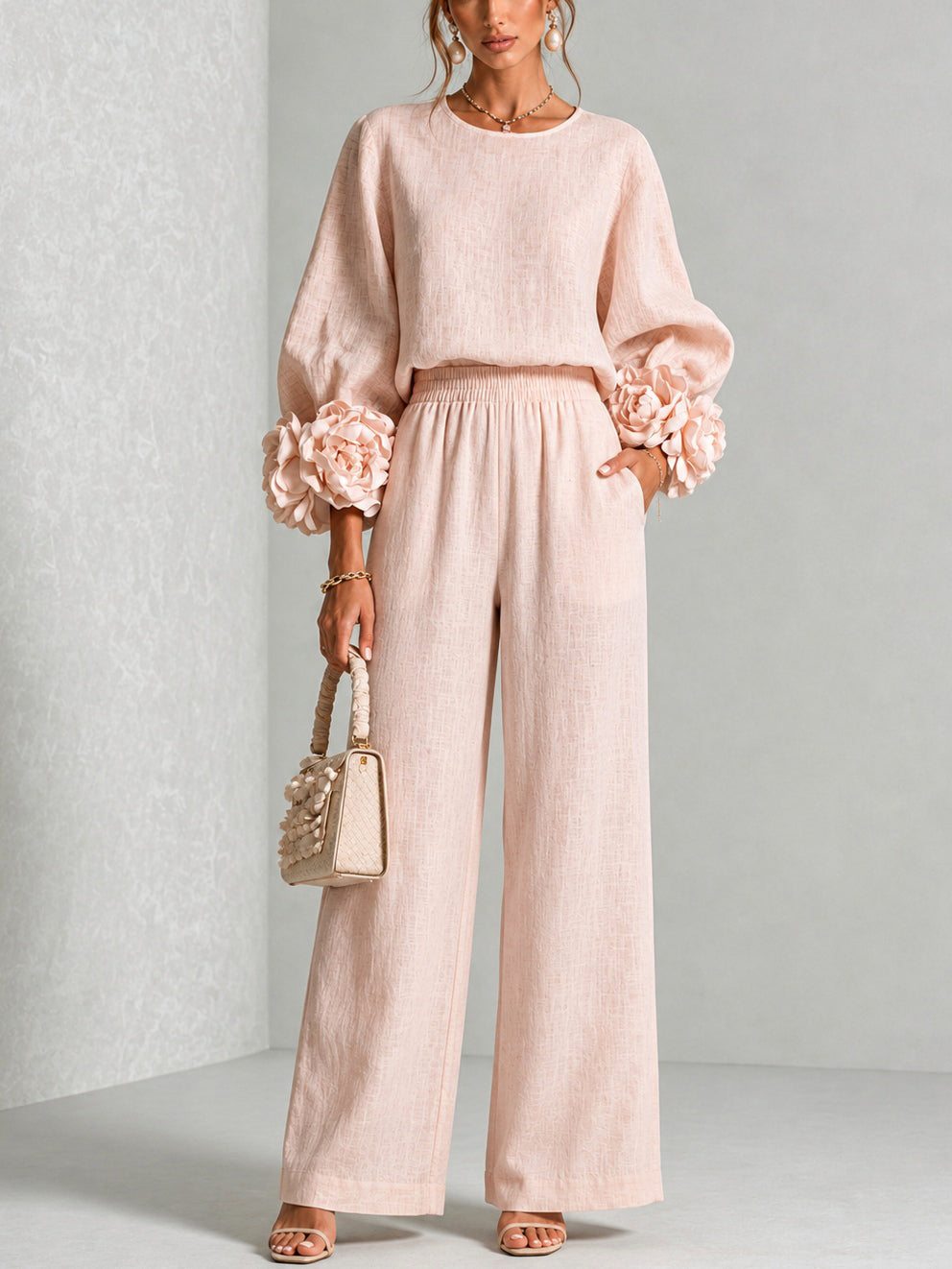 Ofelia | Conjunto con puños de flores y pantalón de pierna ancha